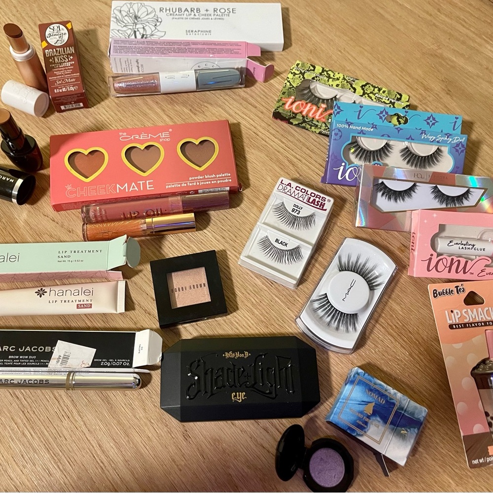 Makeup Beauty Bundle - everything pictured